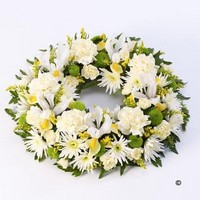 Classic Wreath   Yellow and Cream