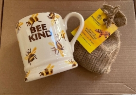 Emma Bridgewater Bee kind mug and bee bomb gift set